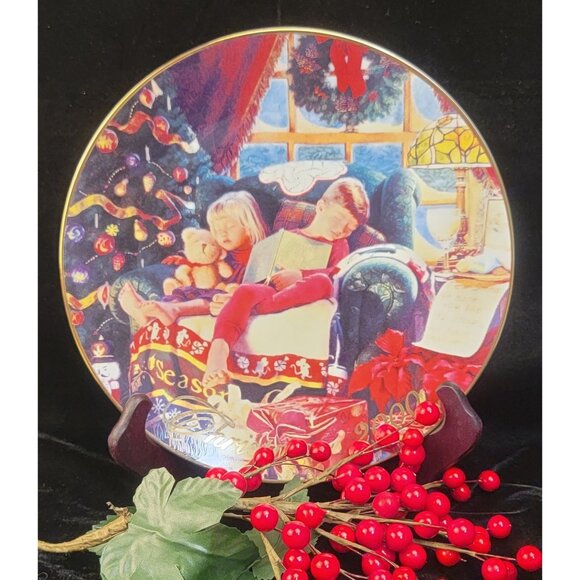 Antique Avon Porcelain Christmas Plate "Christmas Dreams" - Picture 4 of 10